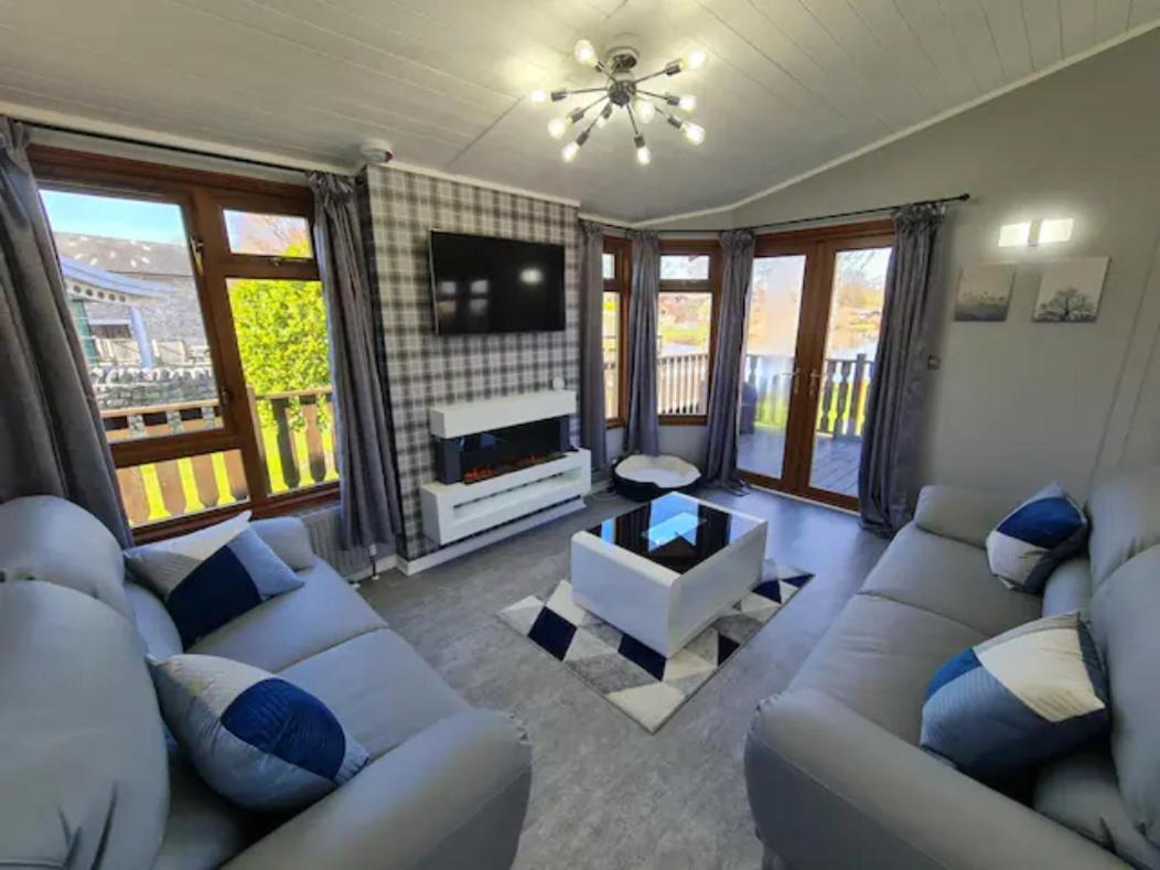 4 Bed Luxury Lodge With Hot Tub Near Lake District Warton Kültér fotó