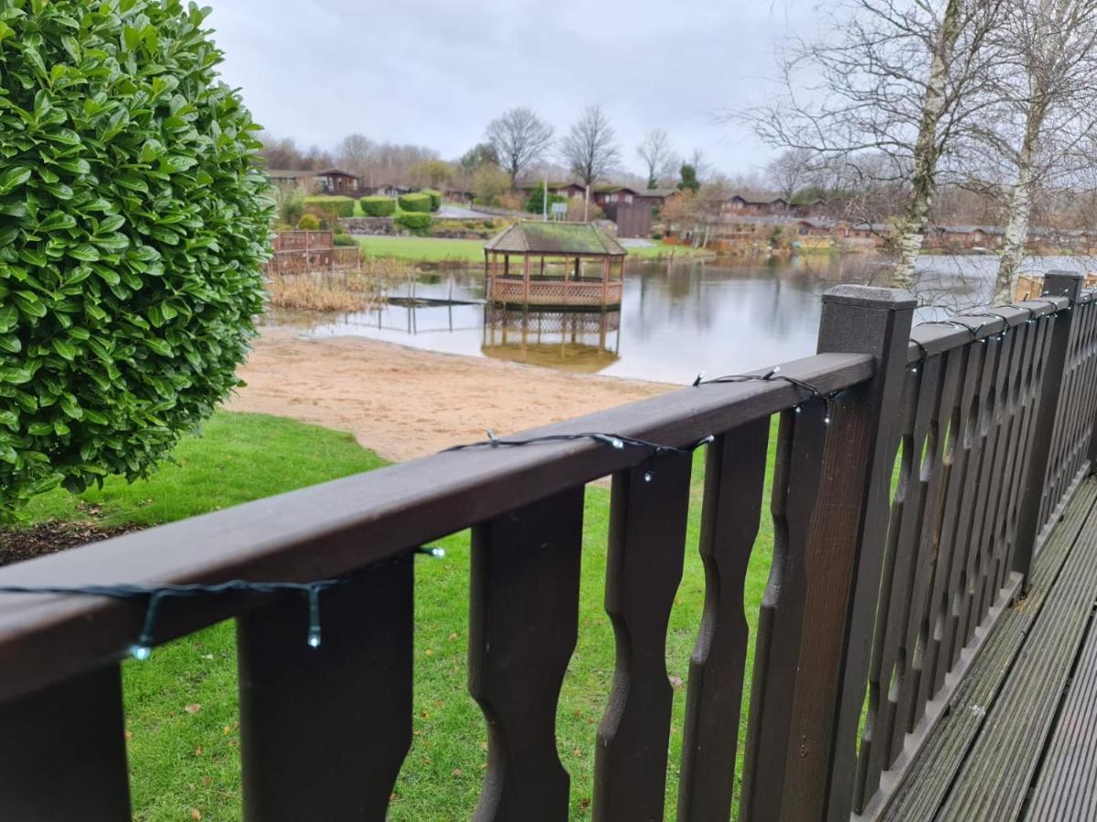4 Bed Luxury Lodge With Hot Tub Near Lake District Warton Kültér fotó
