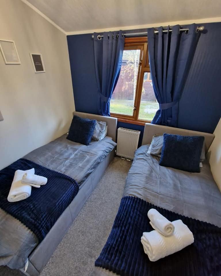 4 Bed Luxury Lodge With Hot Tub Near Lake District Warton Kültér fotó